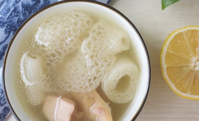 竹荪炖鸡