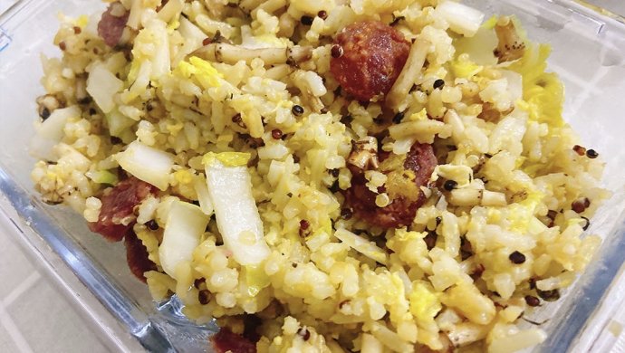 【上班族简菜】折耳根腊肠炒饭