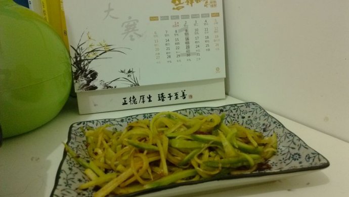 老干妈拌青萝卜