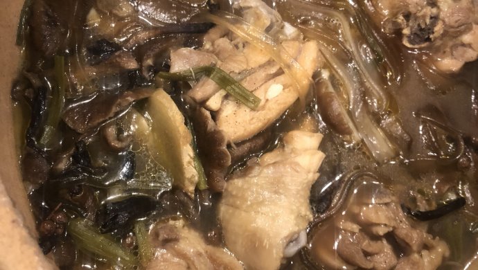 小鸡炖蘑菇