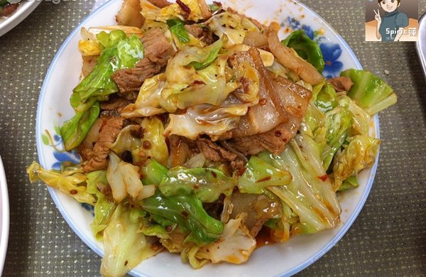 超级下饭的圆白菜炒肉