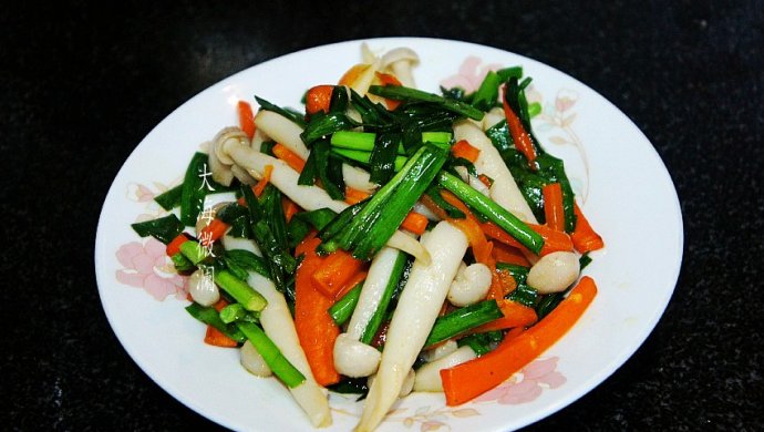 白玉菇炒韭菜