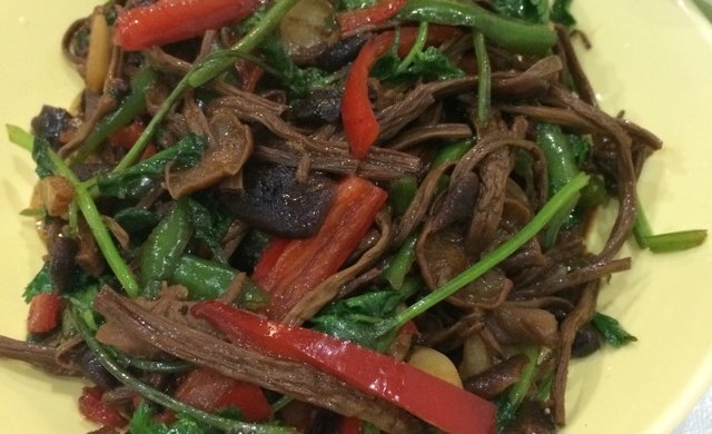 干炒茶树菇