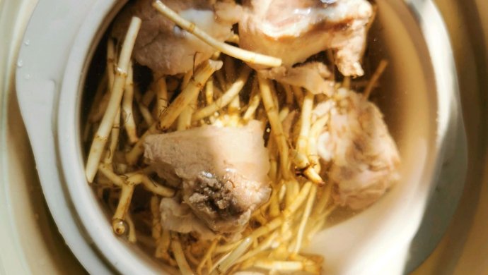 鱼腥草炖汤