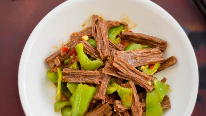 尖椒炒黑腐竹