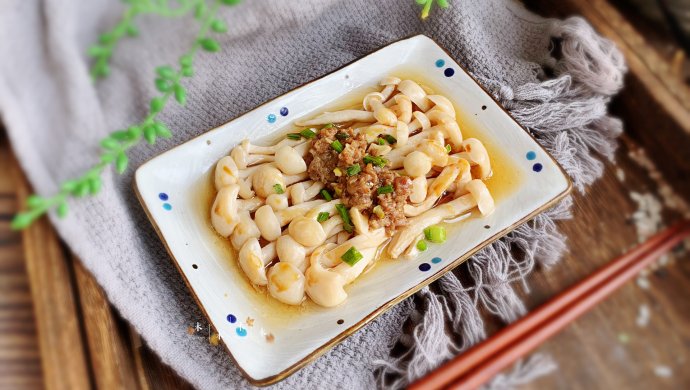 肉末蒸白玉菇