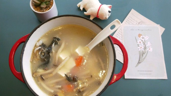鱼头豆腐海鲜菇汤