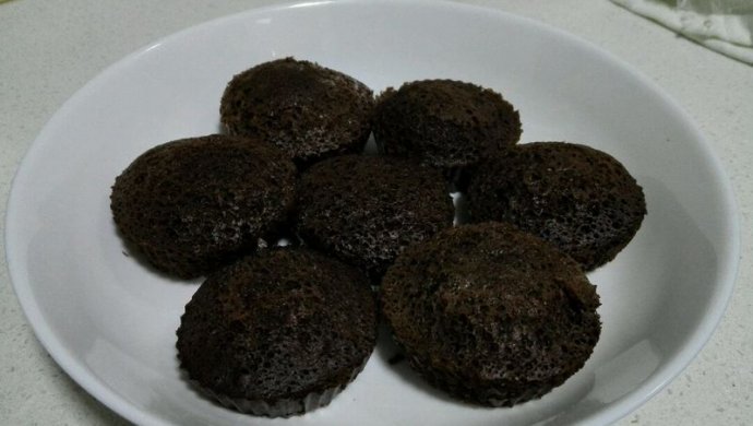 入门菜鸟强发菜谱：蒸蛋糕（巧克力可可味）