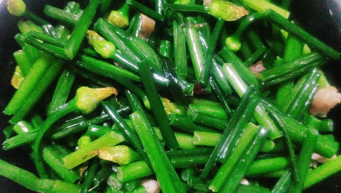 韭菜花炒肉