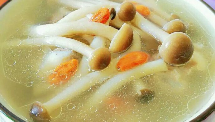 茶树菇枸杞排骨汤