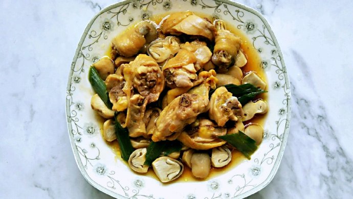 草菇蒸鸡腿