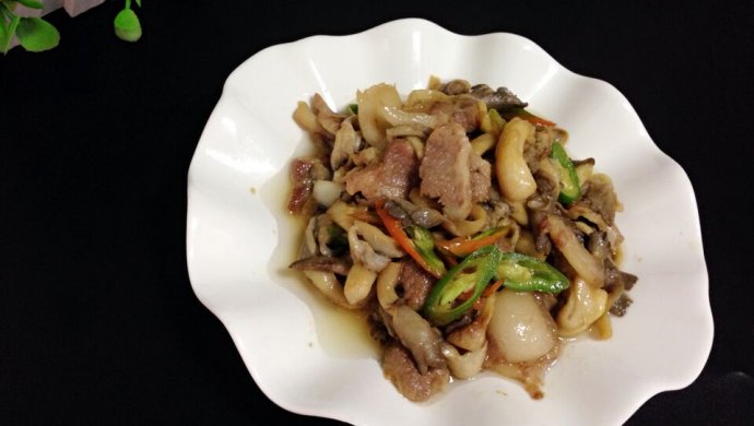平菇炒肉片