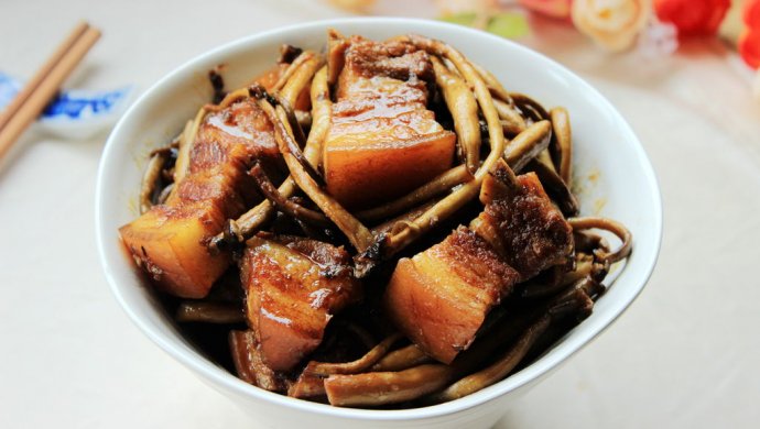 茶树菇五花肉