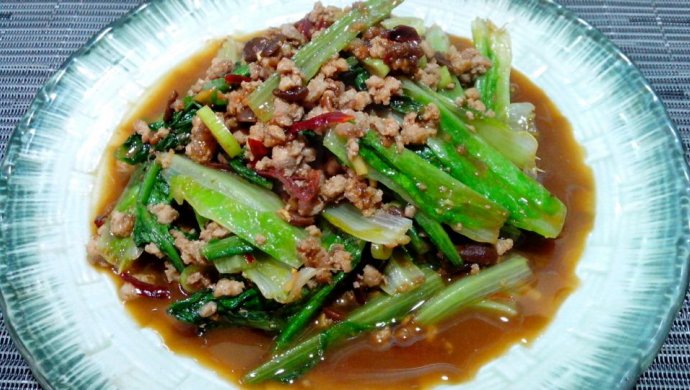 酱香肉末莴苣叶