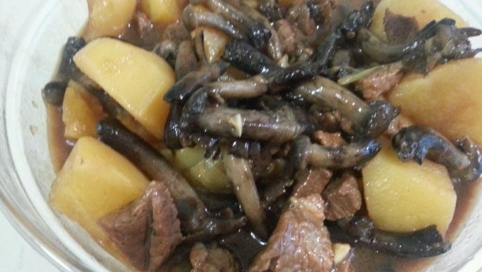 猪肉炖榛蘑