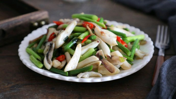 蒜苔炒板乌（附处理板乌详细步骤）
