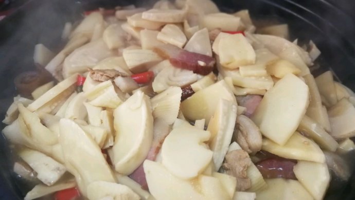 冬笋炖腊肉