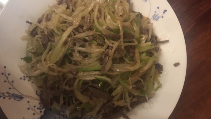 青萝卜丝炒肉