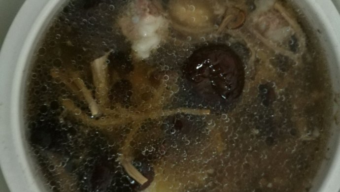 茶树菇排骨汤