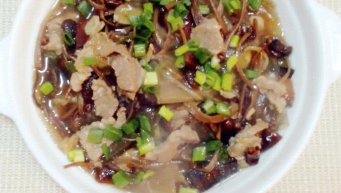 茶树菇粉皮炖肉