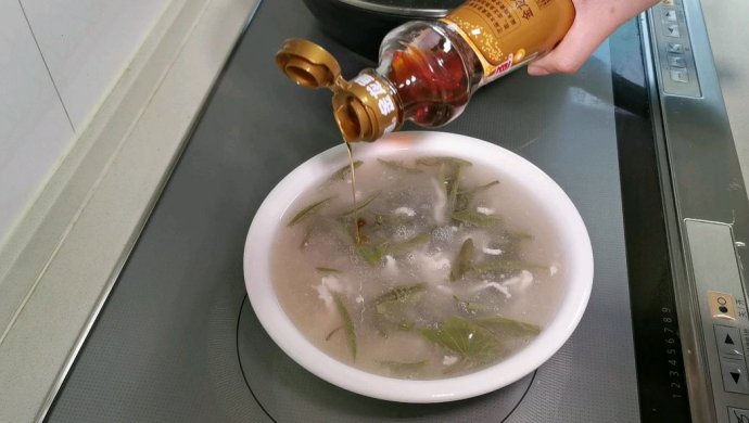 莼菜鸡丝羹