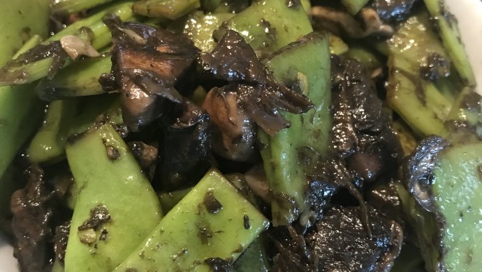 长扁豆橄榄菜炒菇