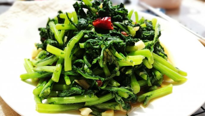 「Cathy边吃边营养」清炒茼蒿