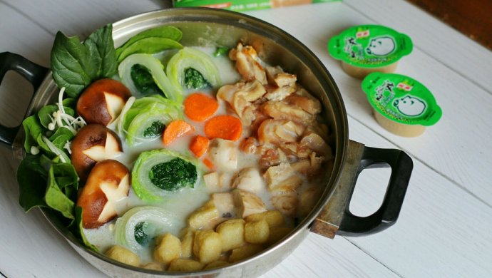 豆乳鸡肉菌菇锅