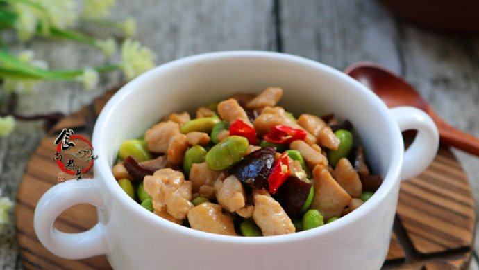 冬菇毛豆炒鸡丁