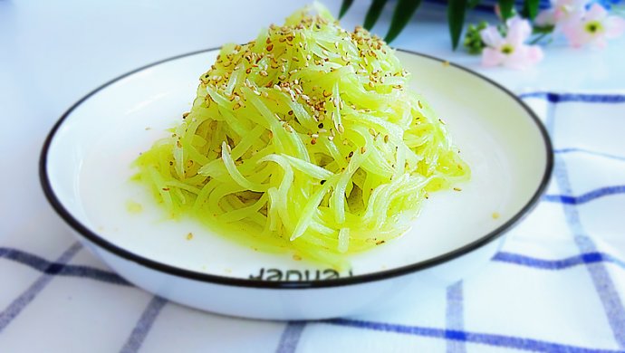 凉拌莴笋