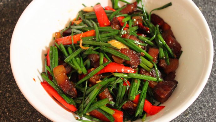 韭菜花炒腊肉
