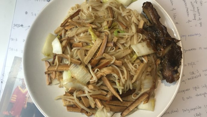 绿豆芽炒面