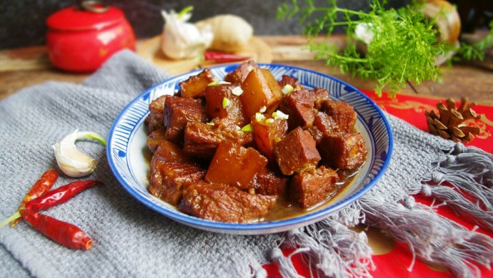 大红萝卜炖牛肉