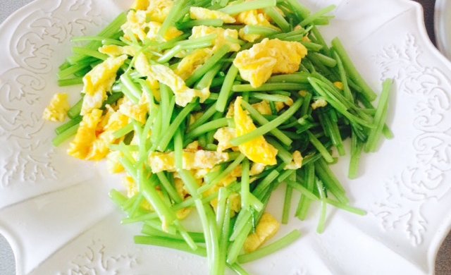 青菜也分部位吃-茼蒿鸡蛋