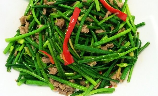 韭菜花炒肉丝
