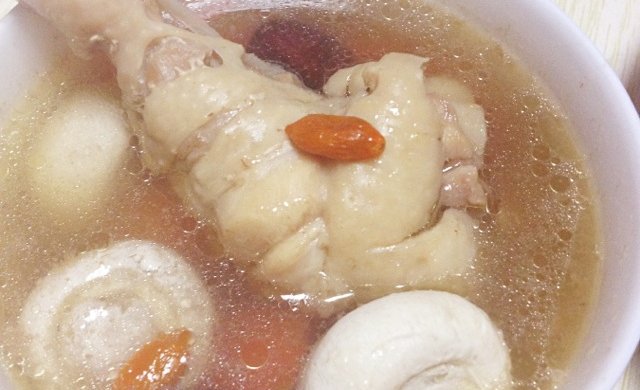原味草菇鸡腿汤