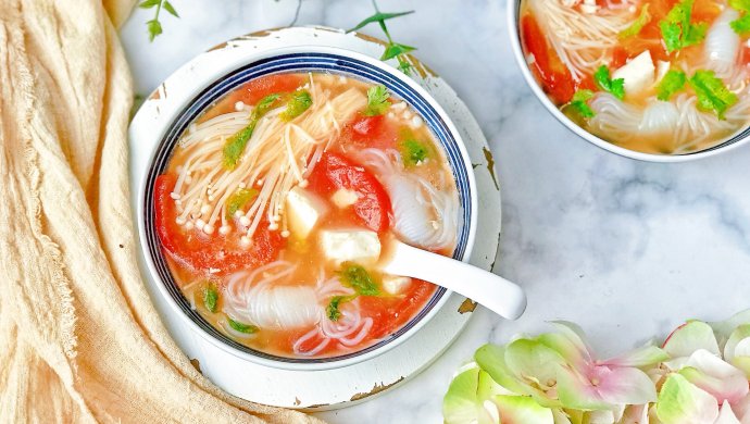 番茄豆腐金针菇魔芋火锅