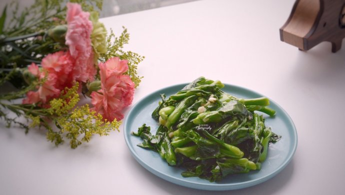 抓住春天的味道，蒜炒小油菜苔