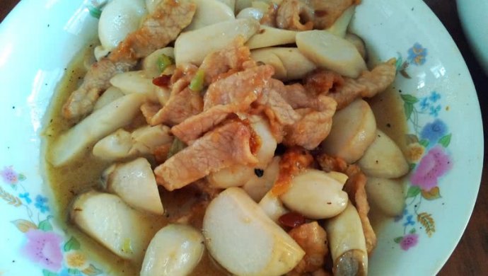 豆瓣酱鸡腿菇炒肉