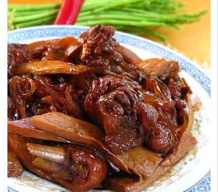 鸡腿菇烧鸡腿