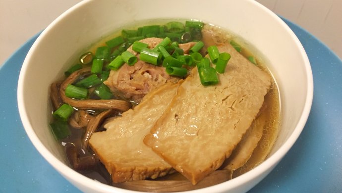老鸭茶树菇豆干汤