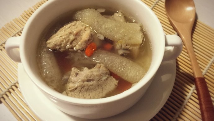 枸杞竹荪排骨汤