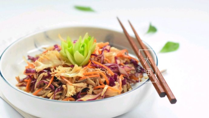 鸡丝拌绣球菌