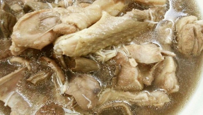 滋补红菇桂圆干干贝鸭肉汤