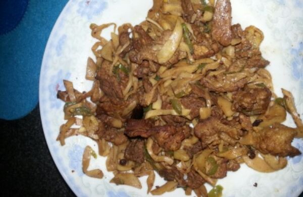 肉炒鸡腿菇