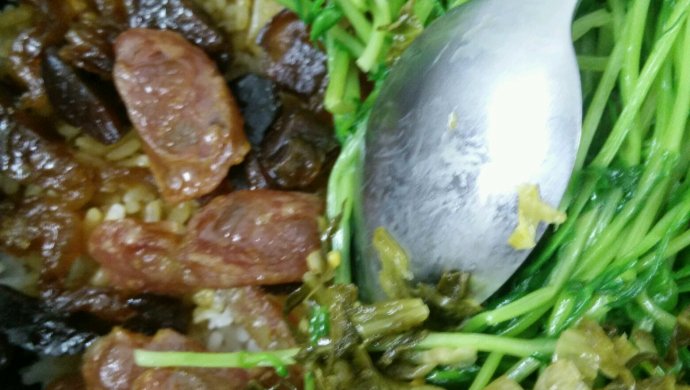 居家腊味煲仔饭