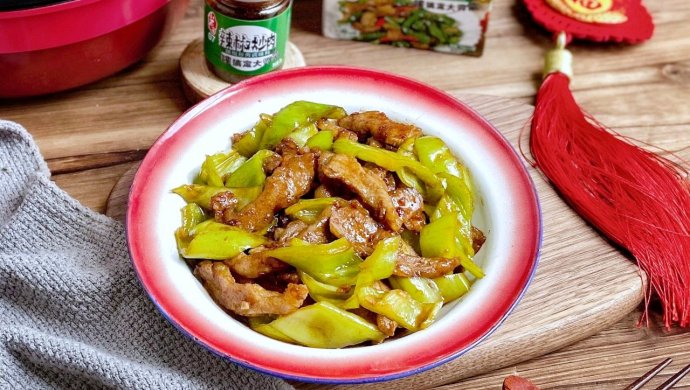 超级下饭的尖椒炒猪颈肉 专治夏天没胃口