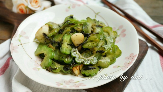 橄榄菜炒苦瓜