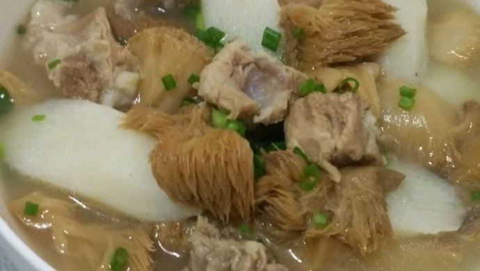 猴头菇山药排骨汤