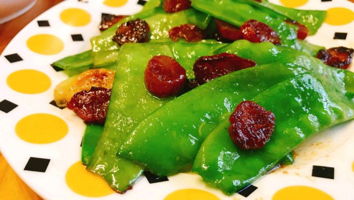 51【豌豆尖炒香肠】